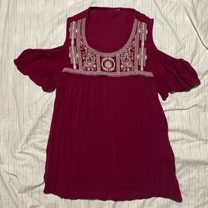 maroon shoulder cut-out blouse floral embroidery (S)